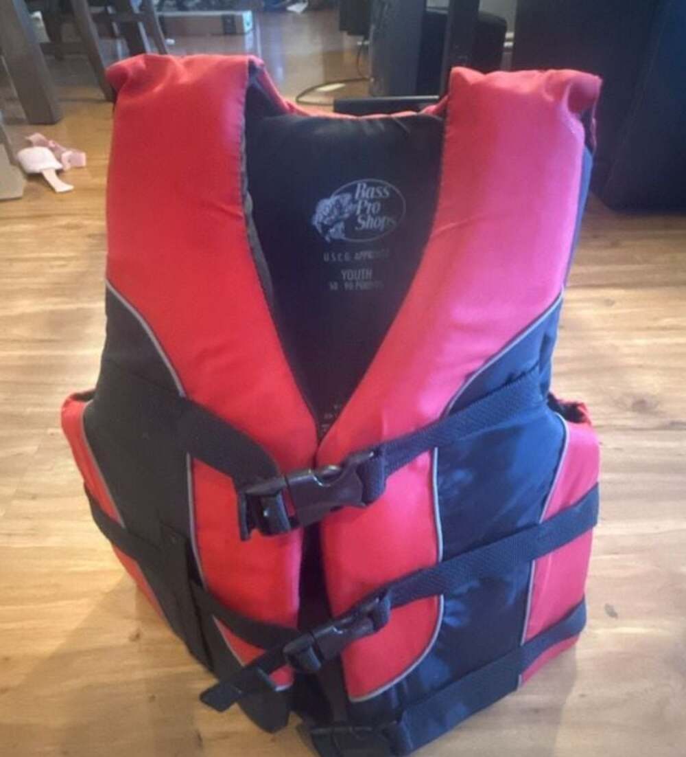 Bass Pro Shops Youth Life Jacket U.S.C.G. Approved PFD 50-90 Pounds